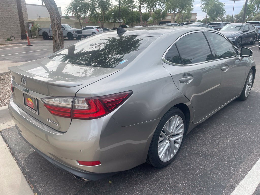 Used 2018 Lexus ES 350 w/ Luxury Package w/Wood Trim FWD image 4