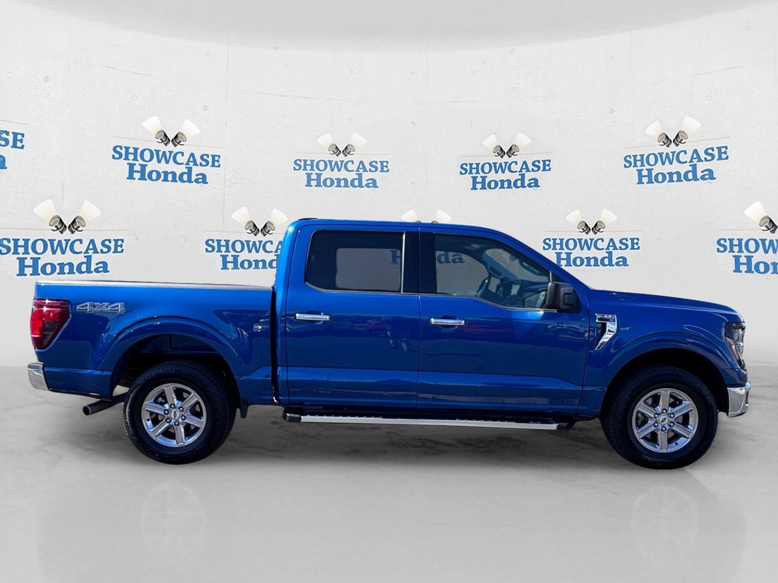 Used 2025 Ford F150 XLT w/ Equipment Group 301A Standard AWD/4WD image 9