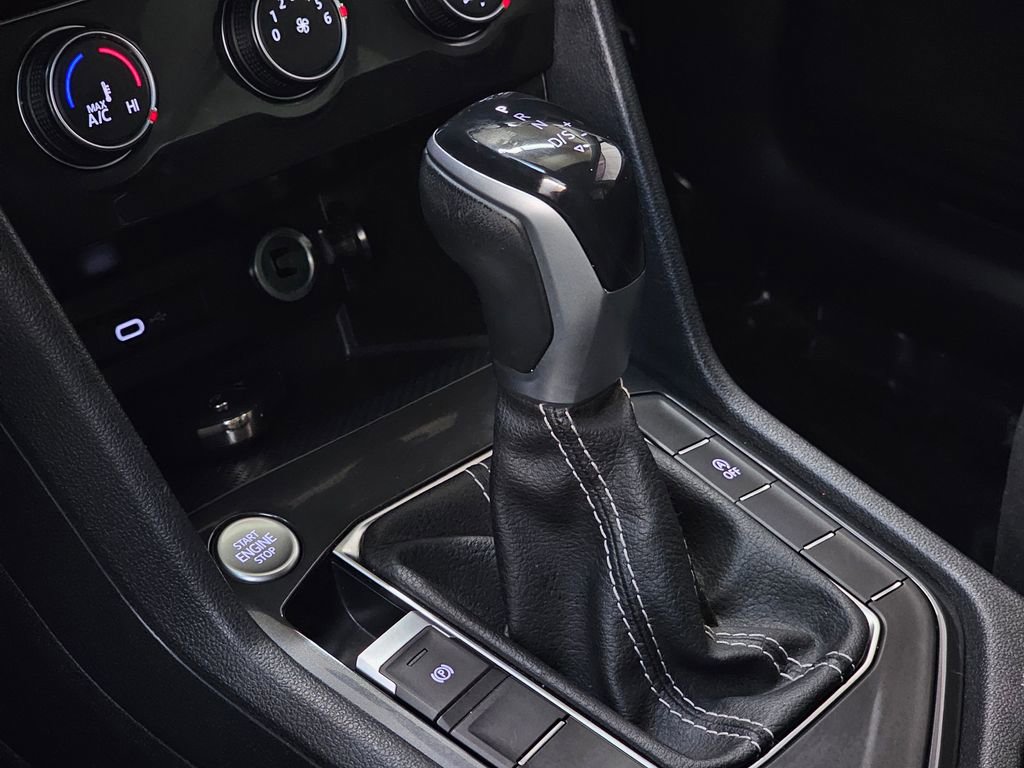 Used 2022 Volkswagen Tiguan S image 33