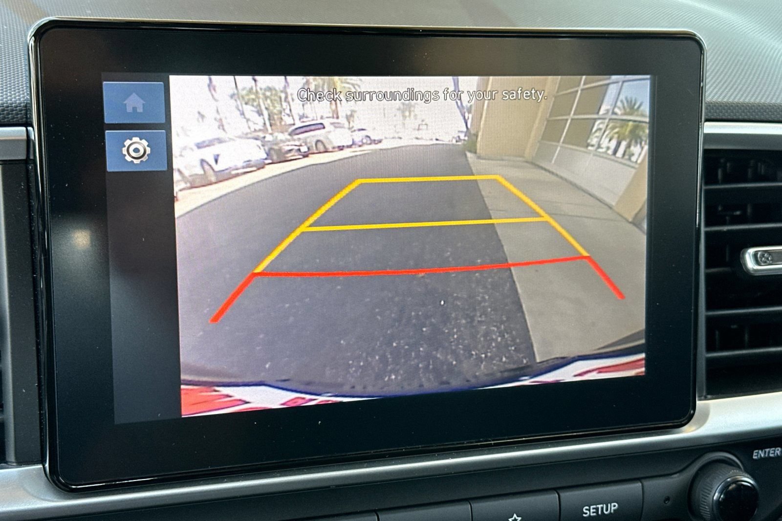 Used 2025 Hyundai Venue SEL FWD image 19
