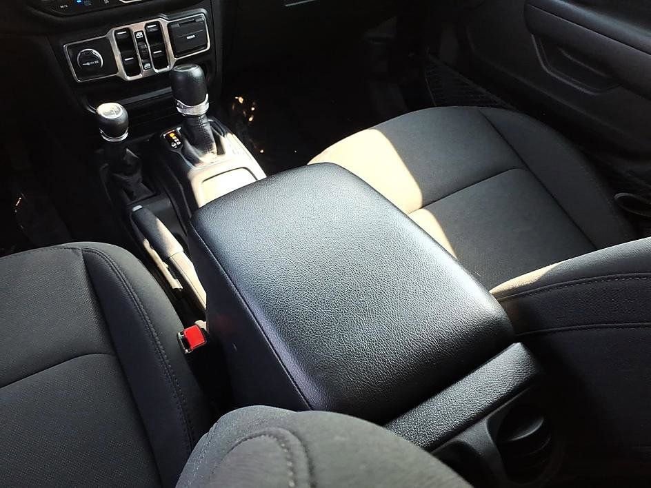 Used 2023 Jeep Wrangler Unlimited w/ Cold Weather Group image 23