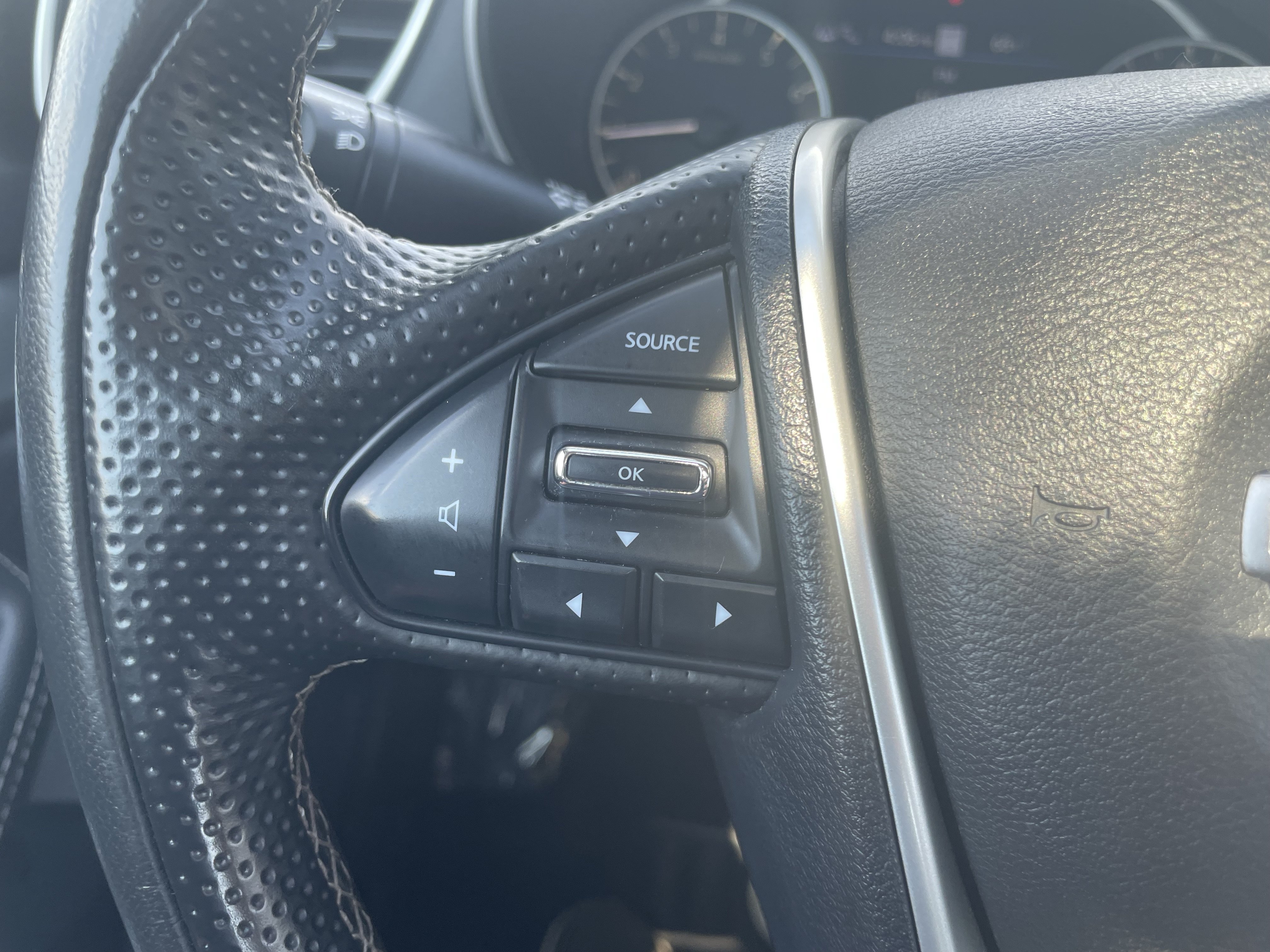 Used 2023 Nissan Maxima SL FWD image 19