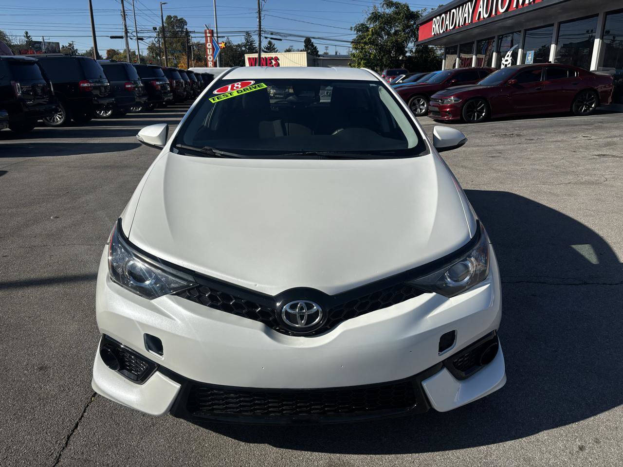 Used 2018 Toyota Corolla iM w/ Carpet Mat Package (TMS) FWD image 8