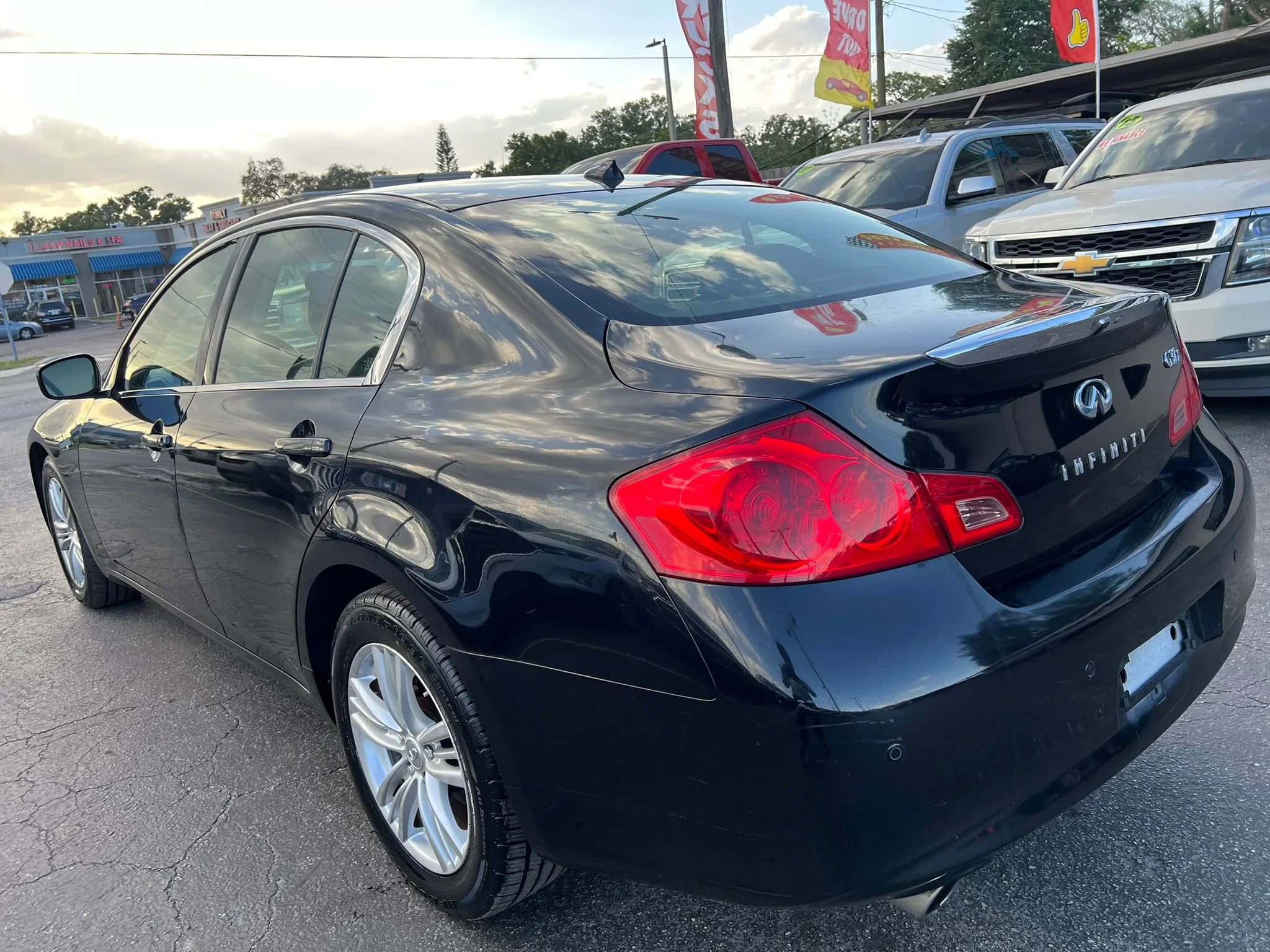 Used 2012 INFINITI G37 x Sedan w/ Premium Pkg image 5