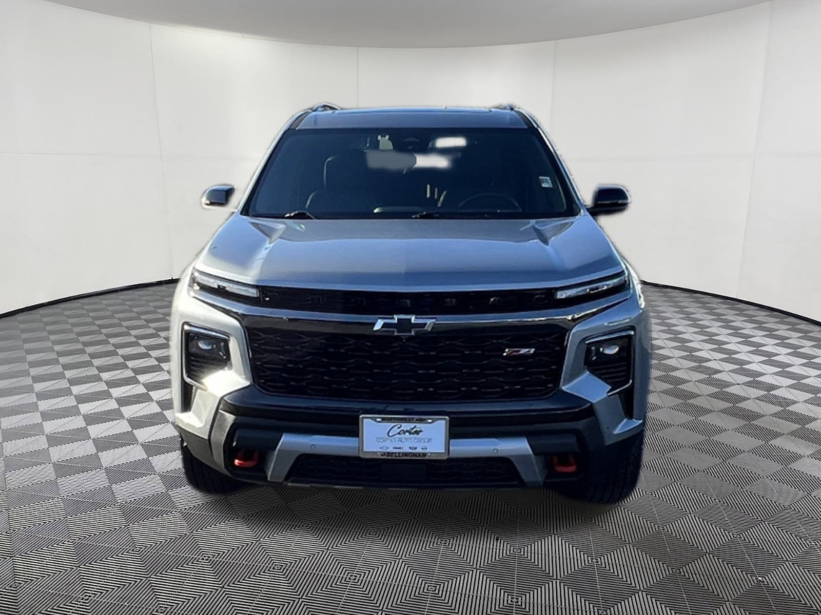 Used 2025 Chevrolet Traverse Z71 w/ Enhanced Driving Package image 2