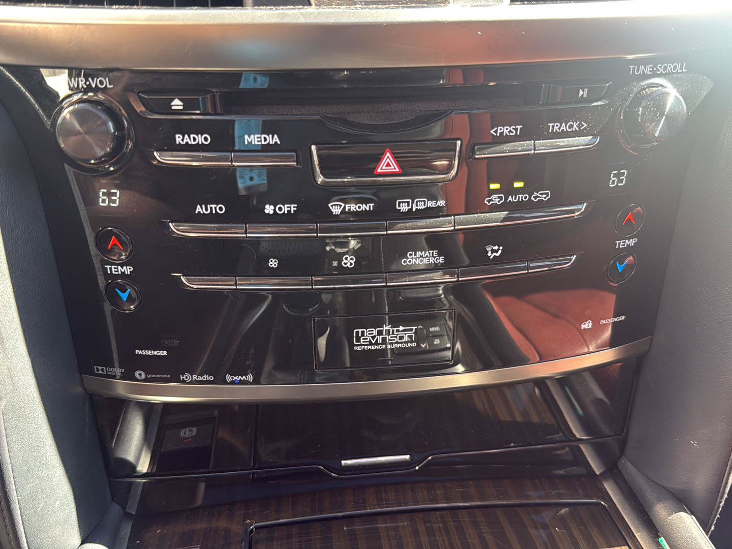 Used 2016 Lexus LX 570 4WD w/ Luxury Package image 14