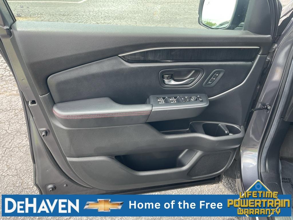 Used 2025 Honda Pilot Black Edition image 24