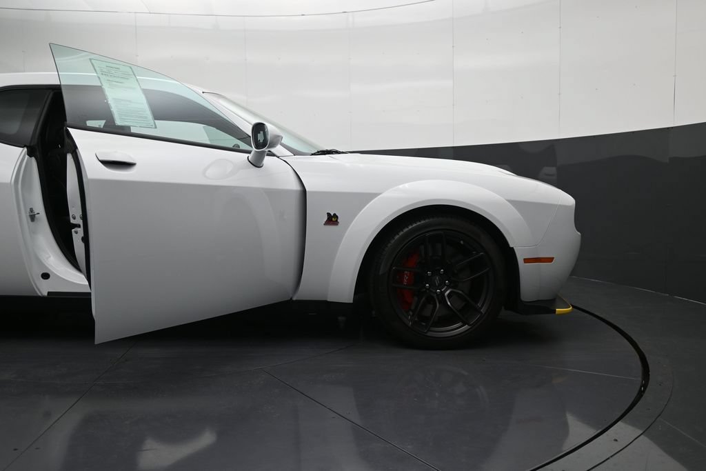 Used 2022 Dodge Challenger R/T Scat Pack RWD image 9