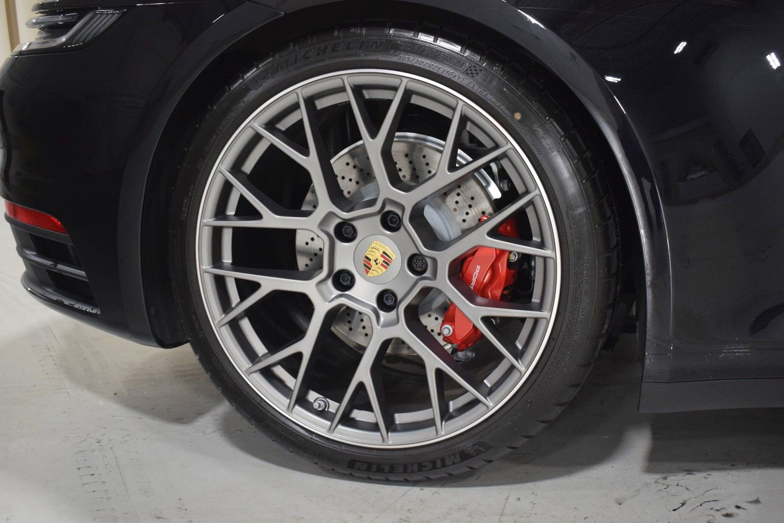 Used 2024 Porsche 911 Carrera 4S AWD/4WD image 16