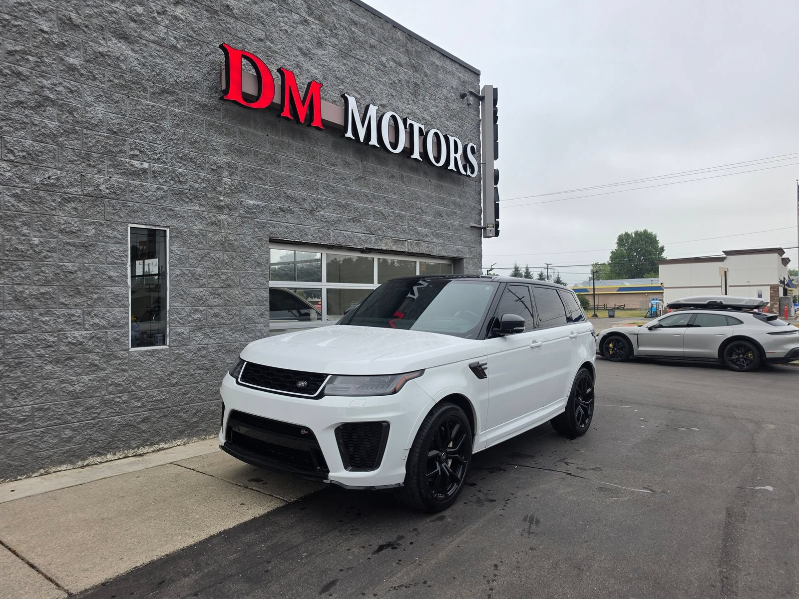 Used 2020 Land Rover Range Rover Sport SVR AWD/4WD image 19