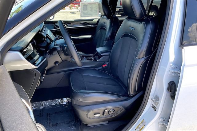 Used 2023 Jeep Grand Cherokee Trailhawk w/ Advanced Protech Group II AWD/4WD image 24