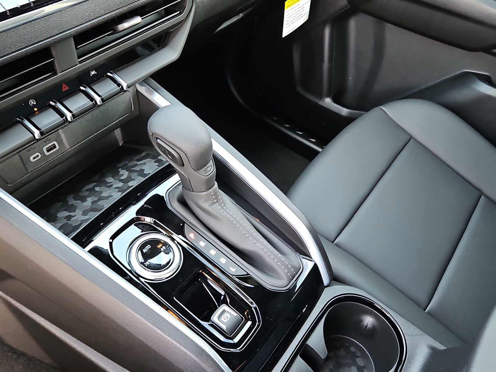 New 2026 Chevrolet Colorado W/T w/ WT Custom Package AWD/4WD image 20