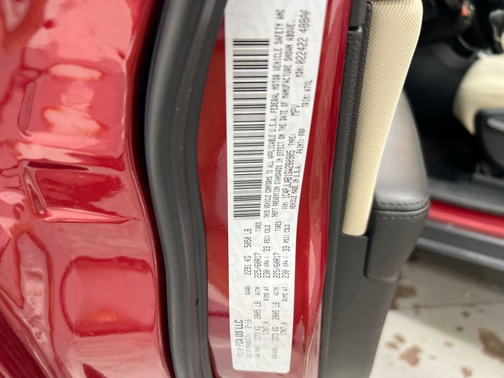 Used 2016 Jeep Cherokee Sport image 29