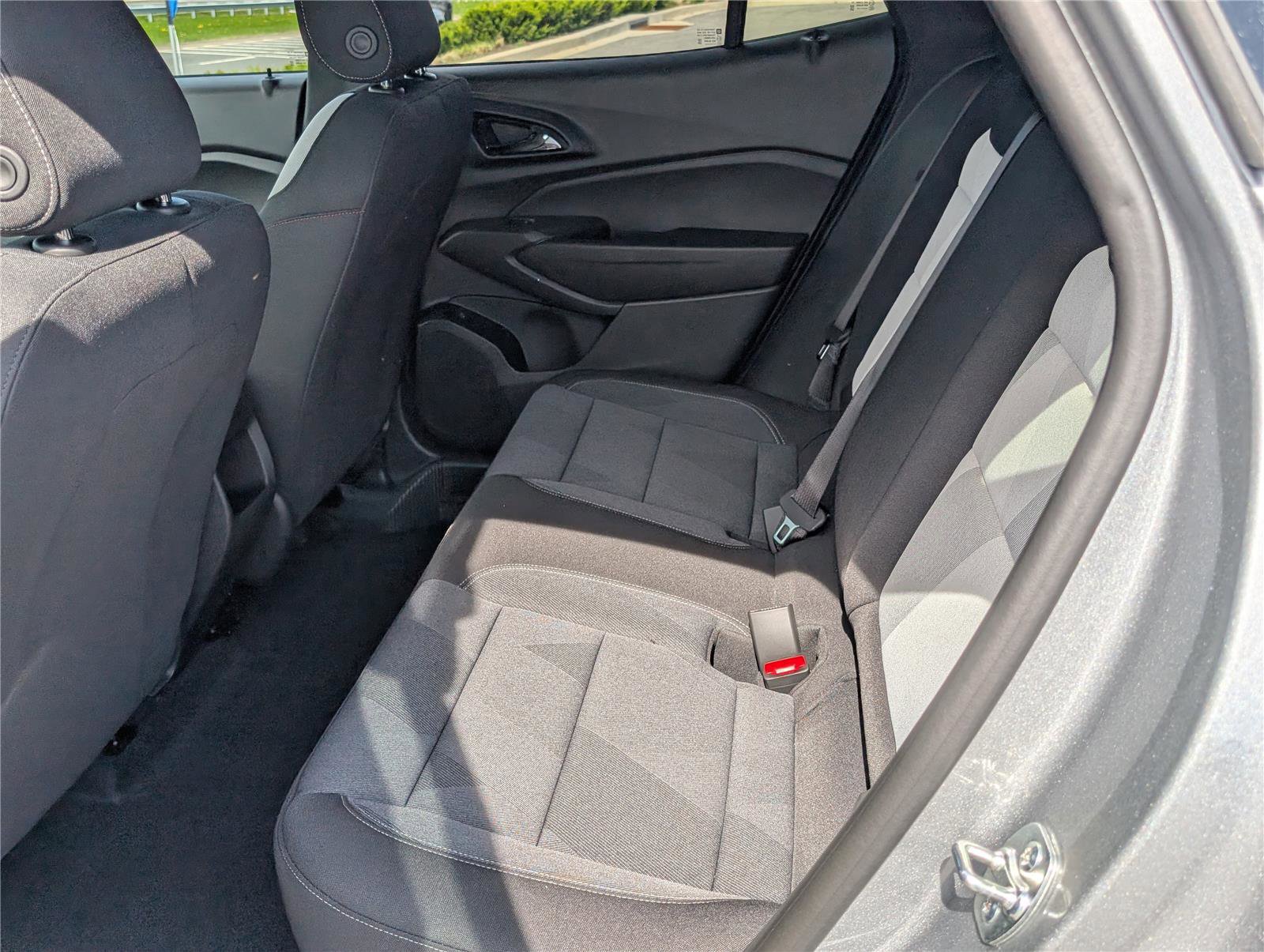 New 2026 Chevrolet Trax RS w/ Sunroof Package FWD image 9