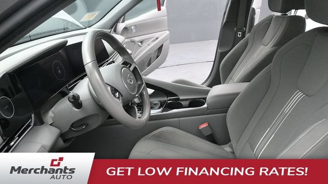 Used 2023 Hyundai Elantra SEL w/ Convenience Package FWD image 10