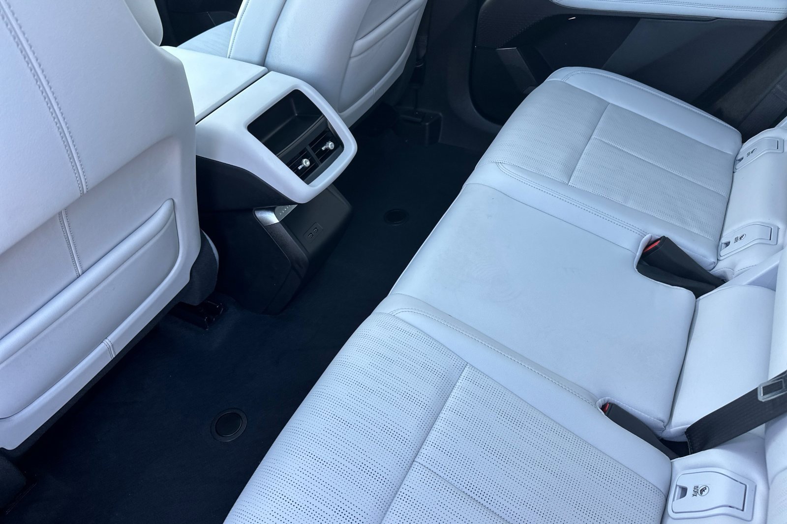 Certified 2025 Cadillac Lyriq Luxury image 13