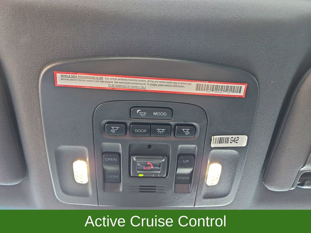 Used 2021 Toyota Avalon Limited image 22