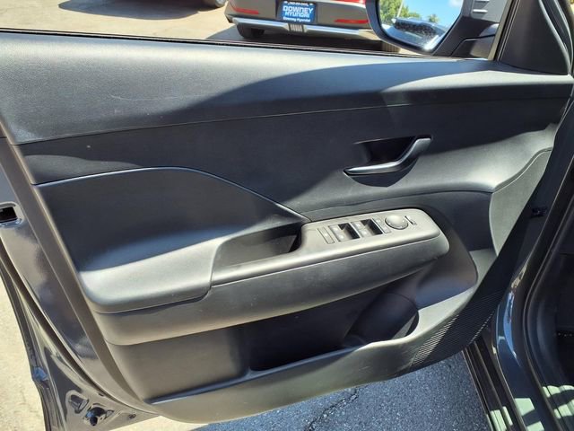 Certified 2025 Hyundai Kona SEL FWD image 11