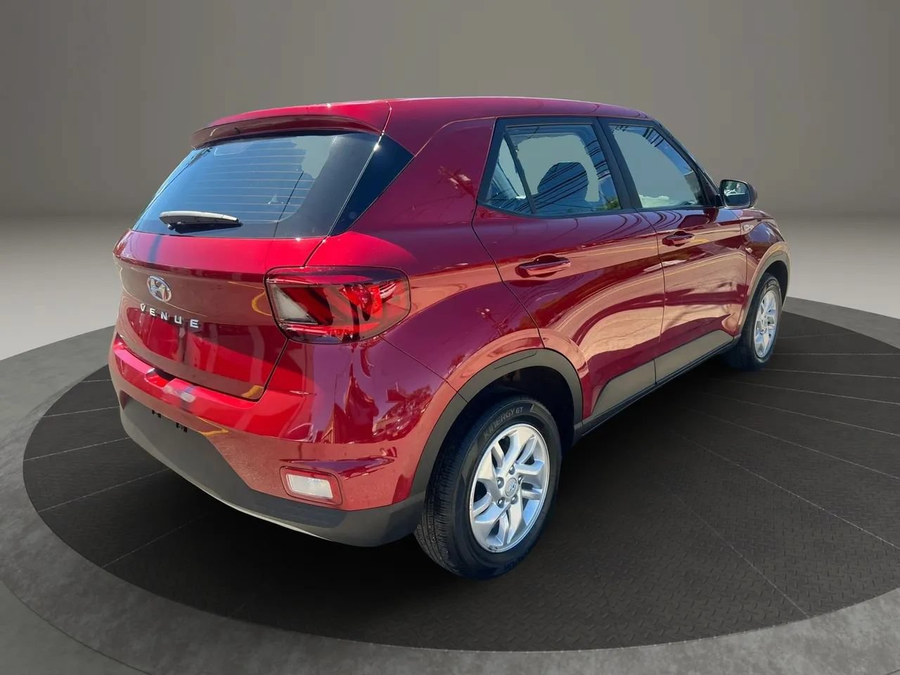 Used 2025 Hyundai Venue SE FWD image 5
