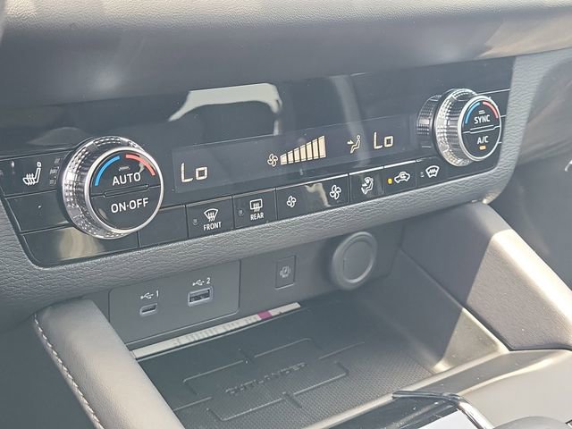 New 2025 Mitsubishi Outlander SE image 34