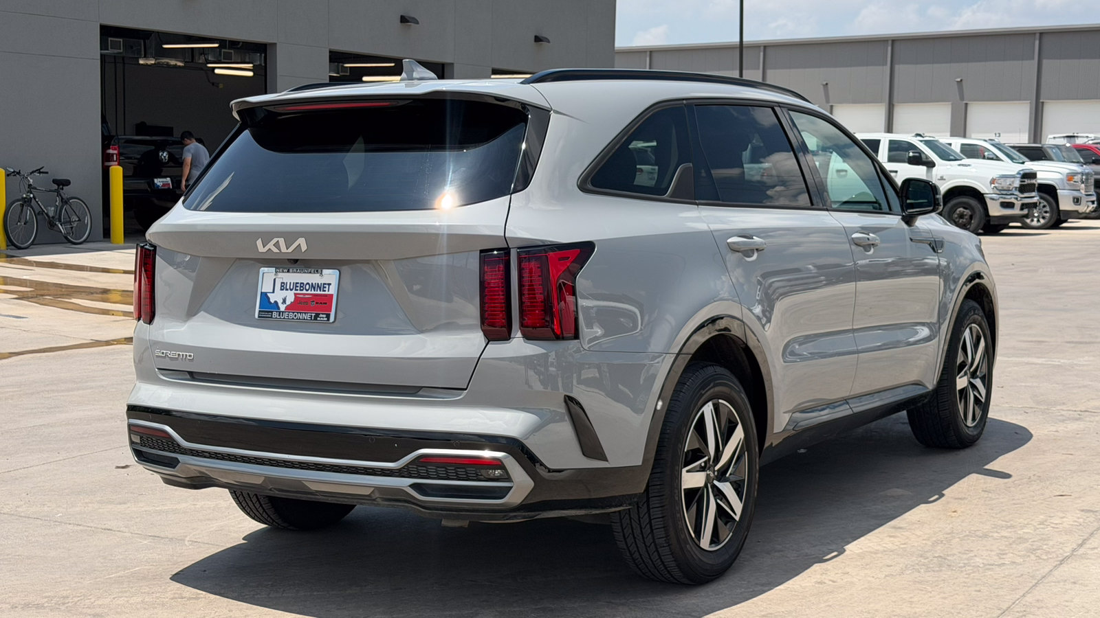 Used 2023 Kia Sorento EX w/ Panoramic Sunroof Package FWD image 6