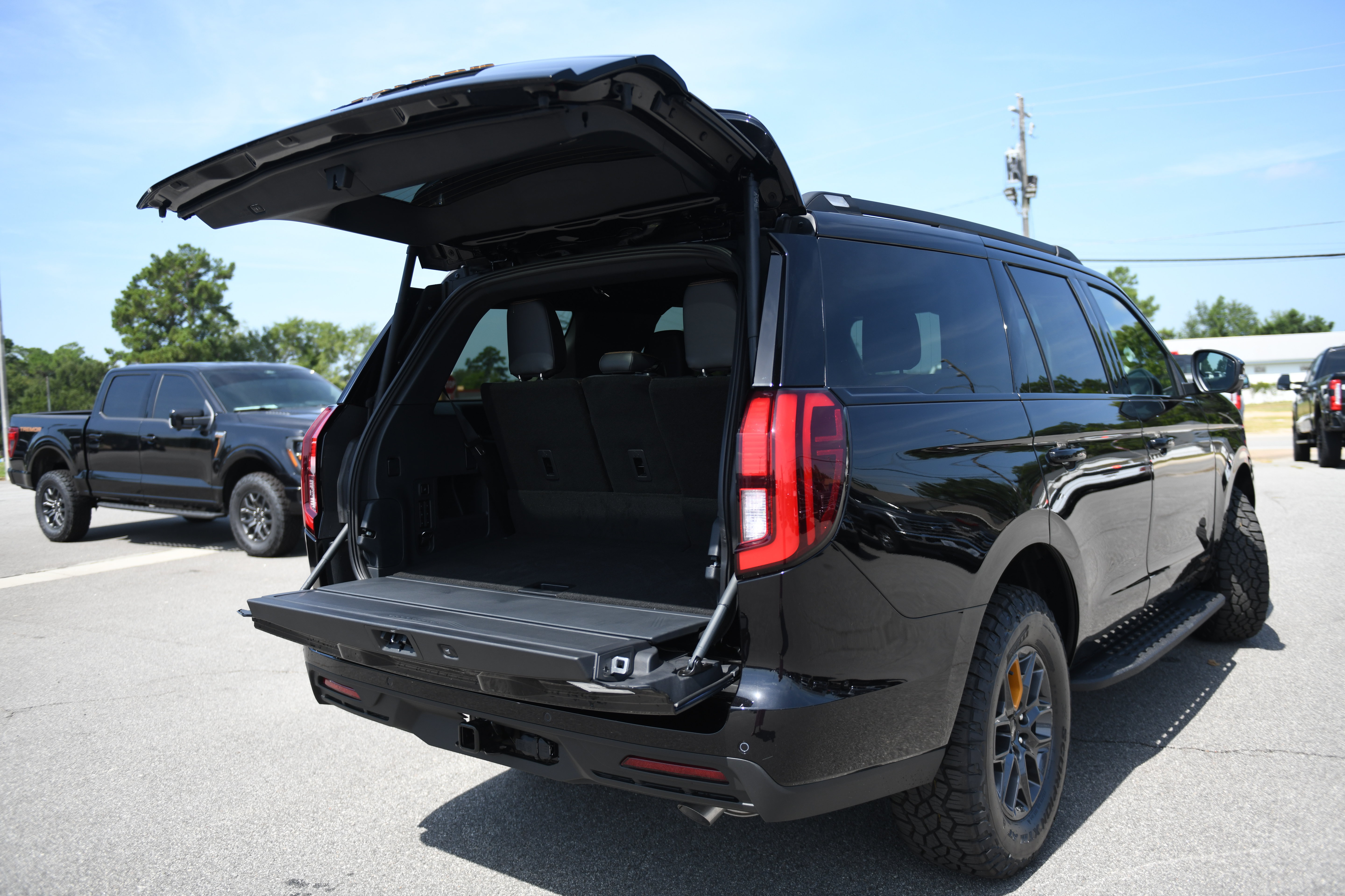 New 2027 Ford Expedition Tremor w/ Driver's Package AWD/4WD image 11