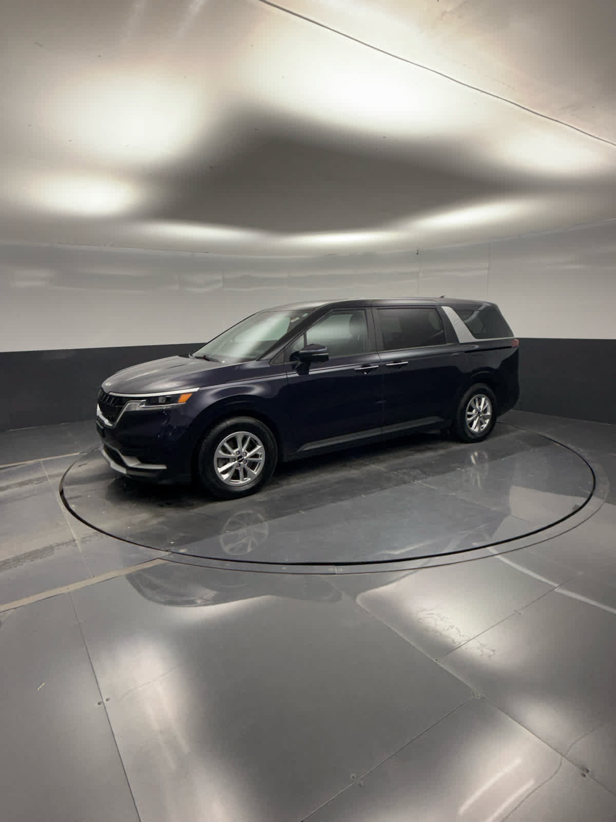 Used 2022 Kia Carnival LX FWD image 29
