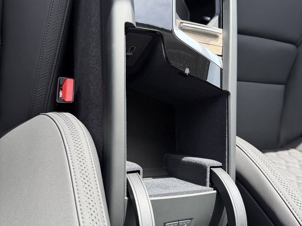 New 2026 Volvo XC60 B5 Plus w/ Protection Package Premier image 23