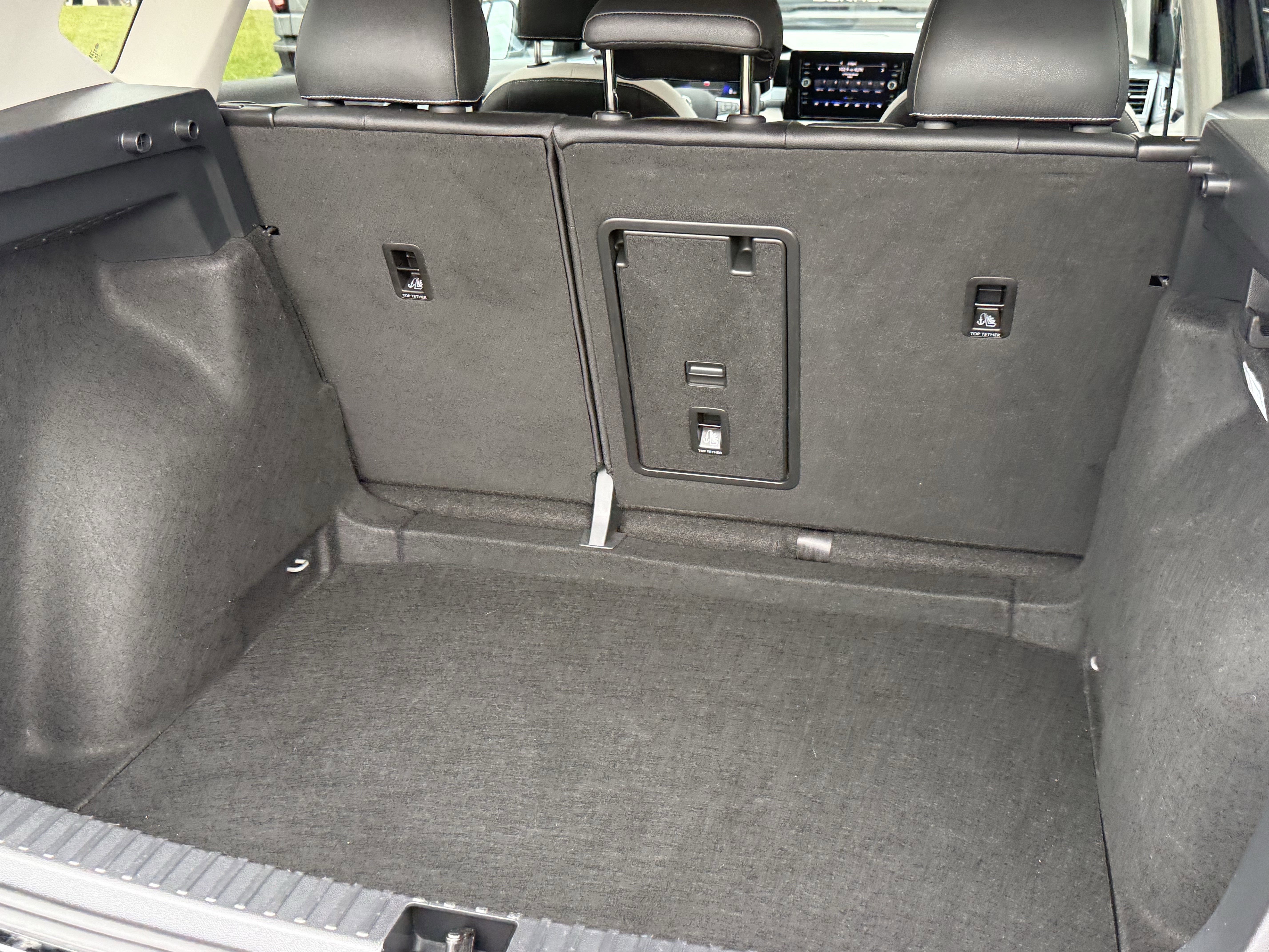 Used 2025 Volkswagen Taos SE image 30