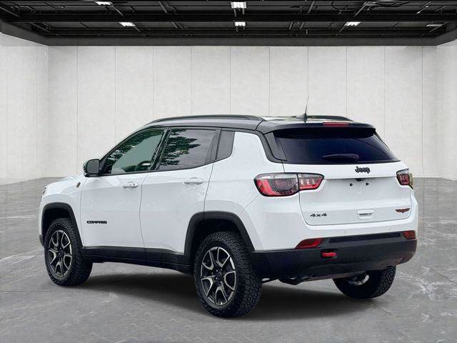 Certified 2025 Jeep Compass Trailhawk AWD/4WD image 7