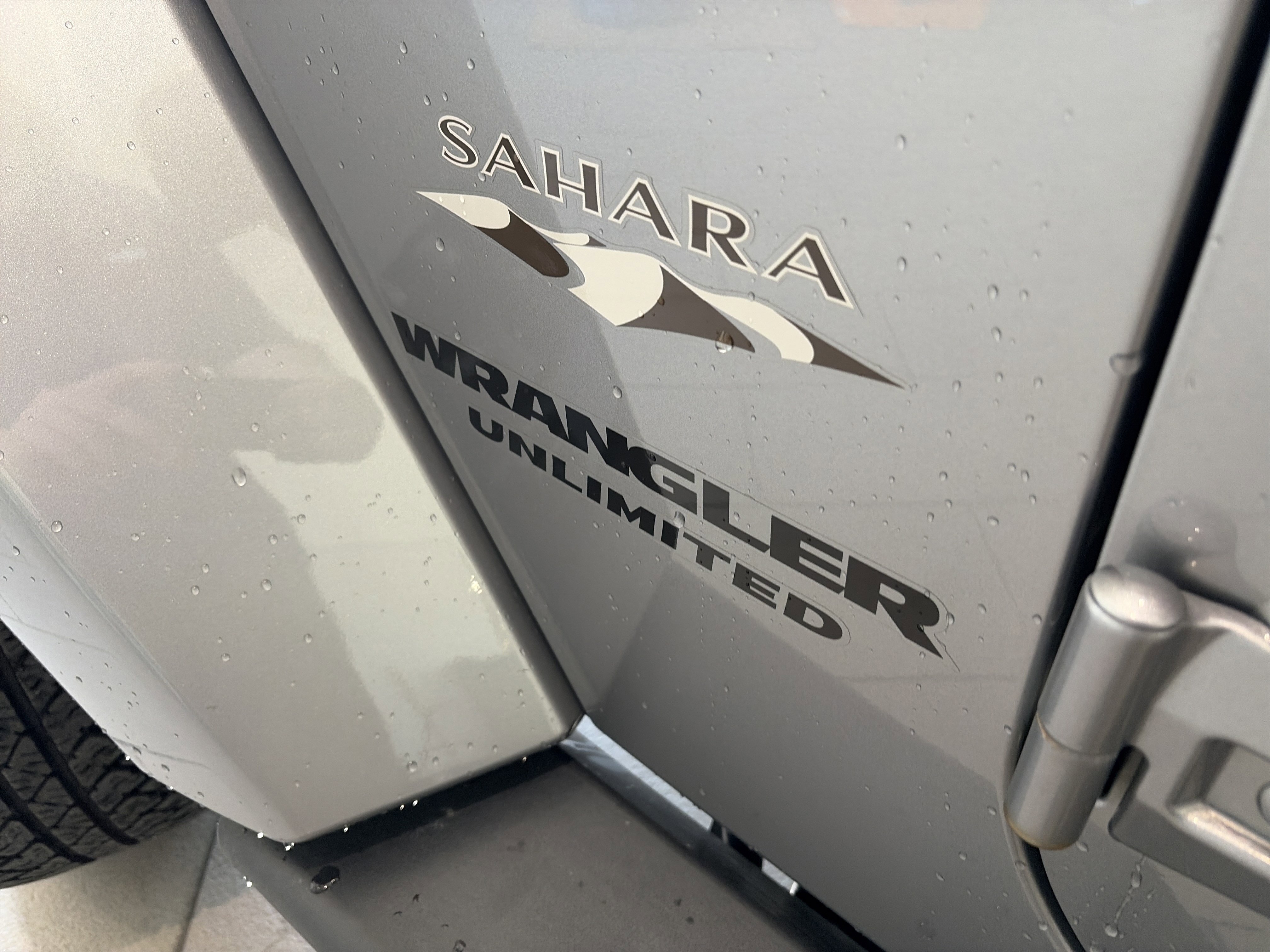 Used 2017 Jeep Wrangler Unlimited Sahara image 9