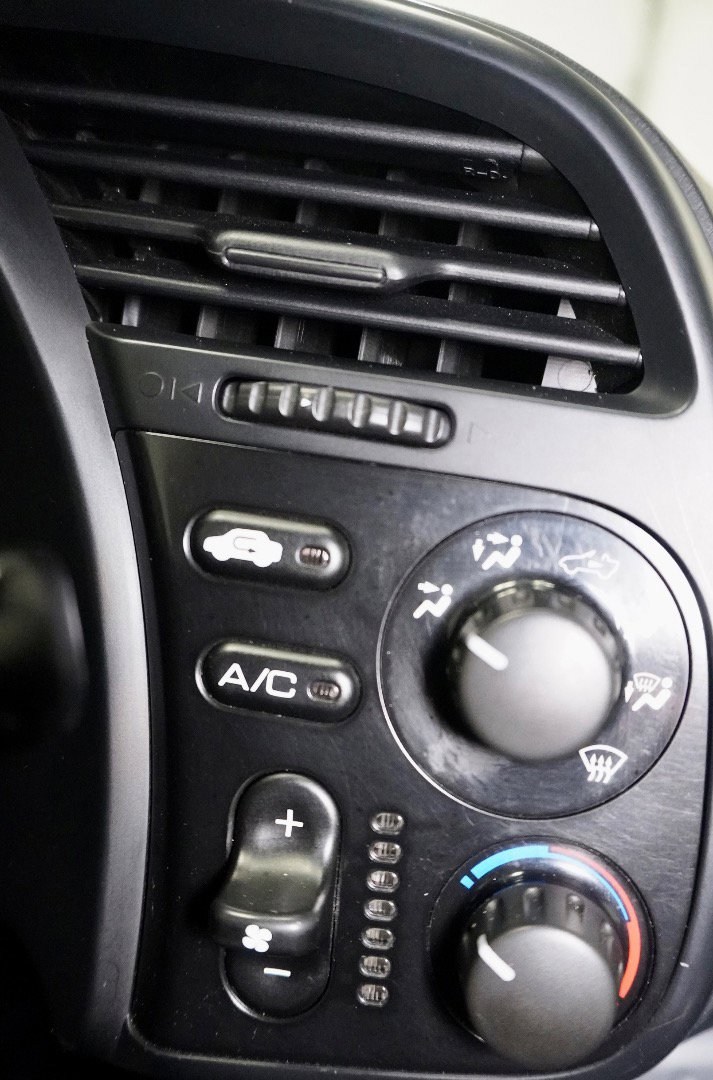 Used 2004 Honda S2000 image 13