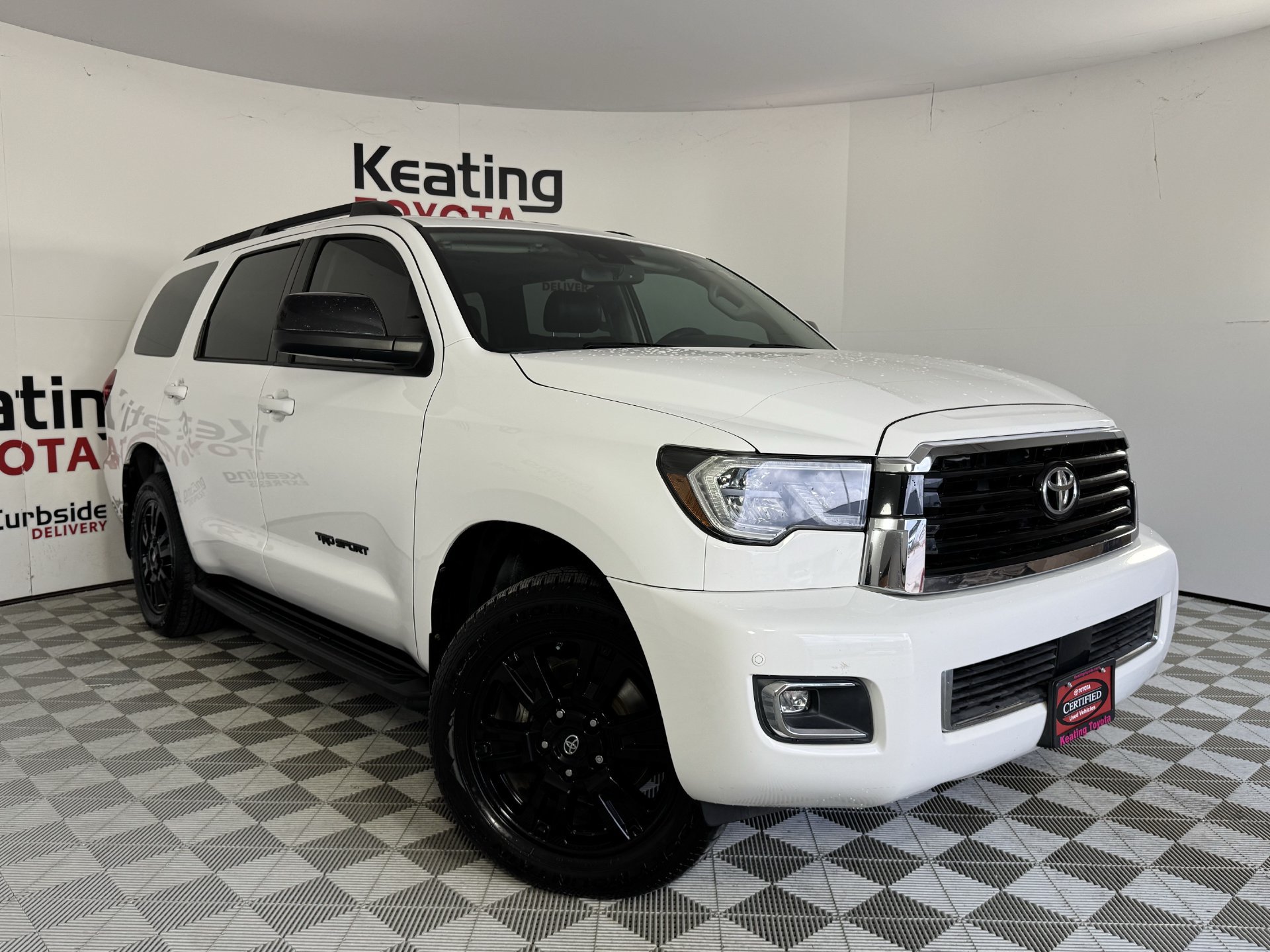 Used 2019 Toyota Sequoia TRD Sport w/ TRD Sport Premium Package RWD image 2