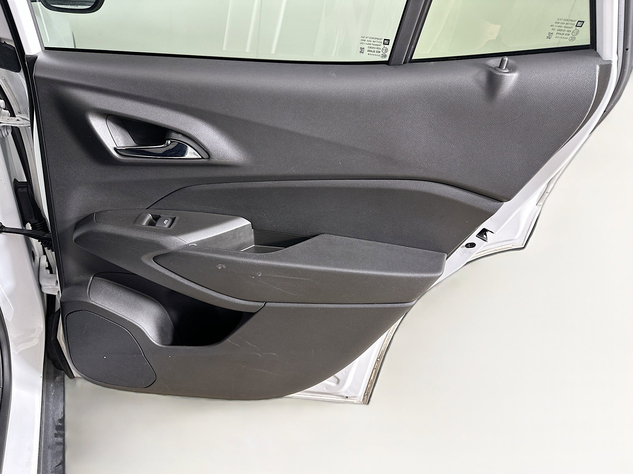 Used 2025 Chevrolet Trax LS FWD image 28