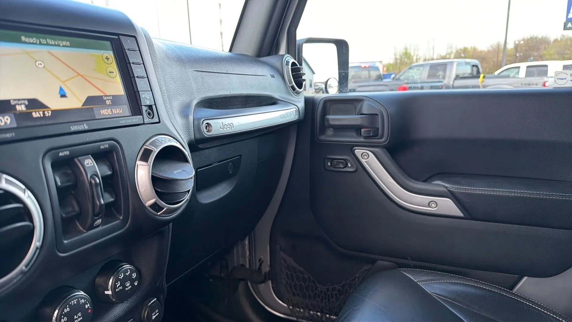 Used 2016 Jeep Wrangler Unlimited Rubicon image 70