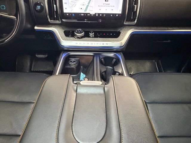 Used 2025 Ford Expedition Tremor image 17