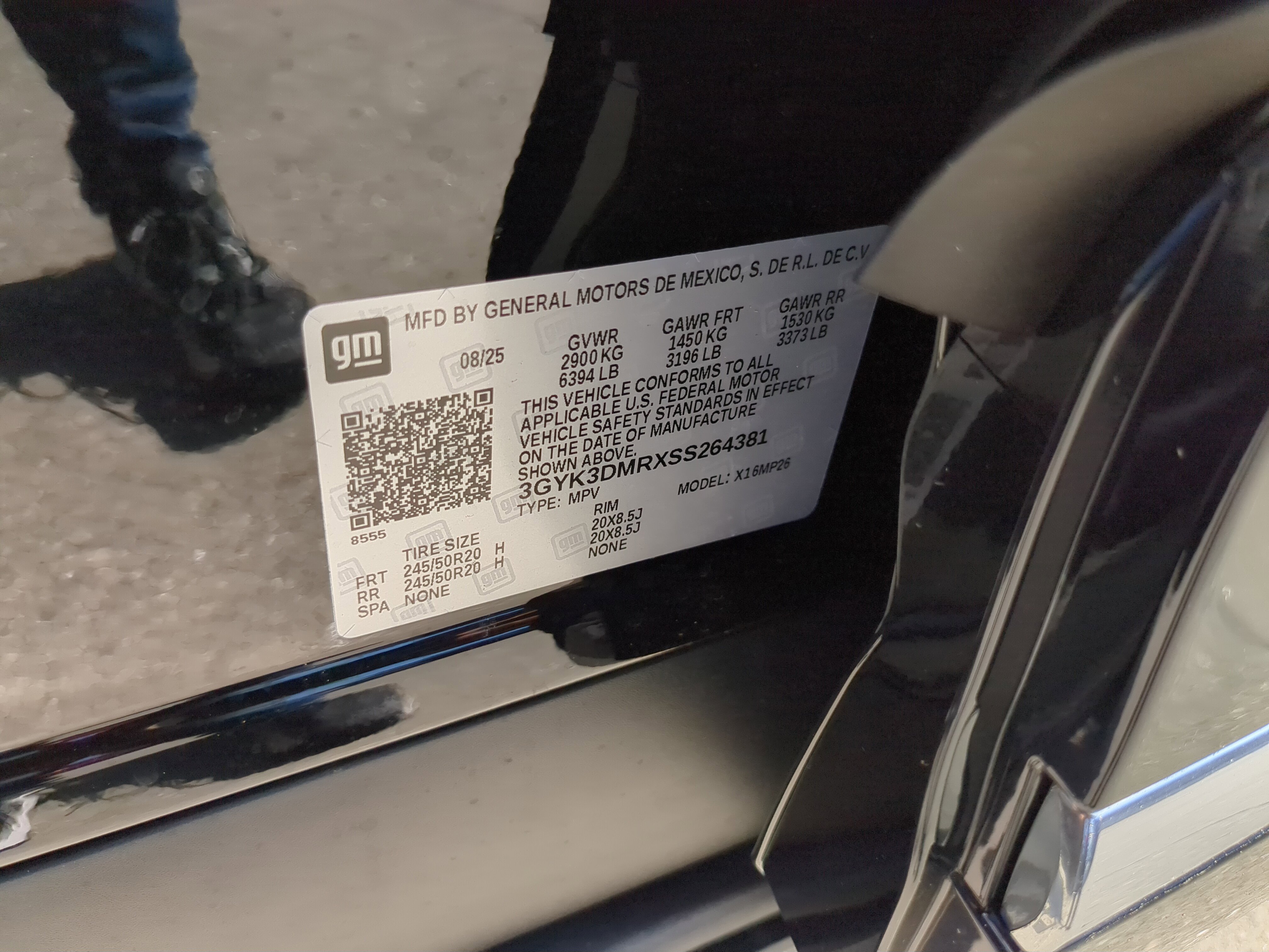 New 2025 Cadillac Optiq Luxury 2 image 33