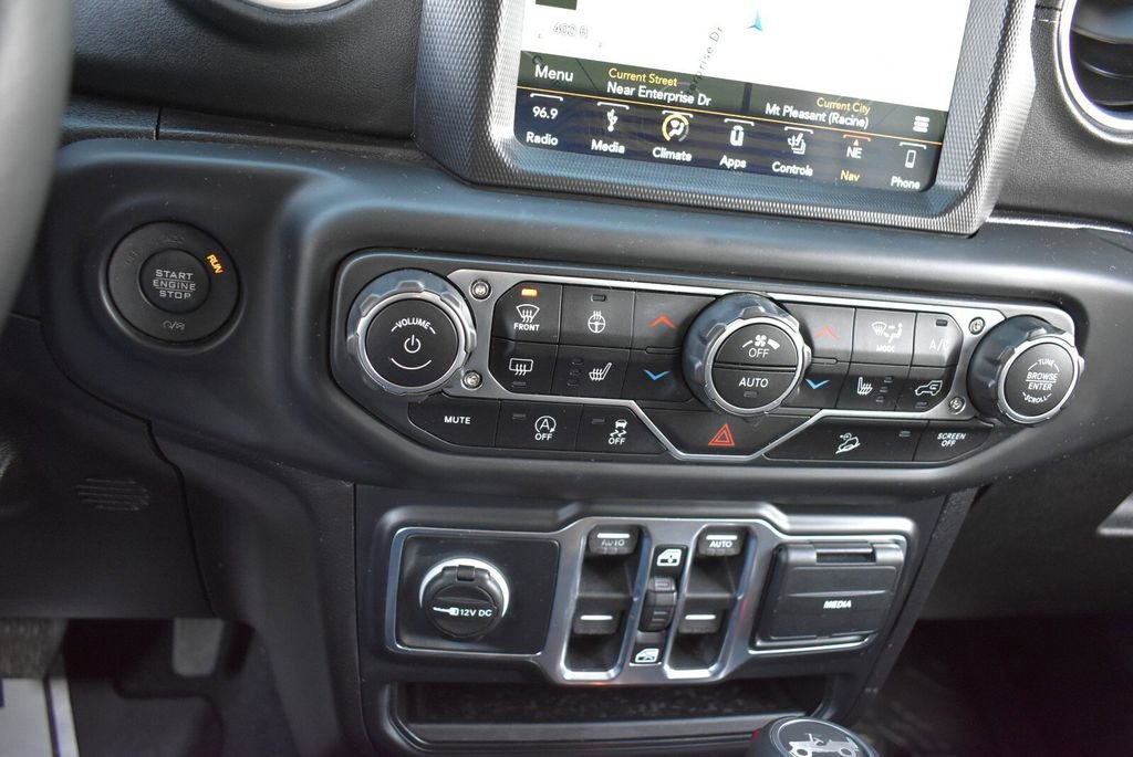 Used 2018 Jeep Wrangler Unlimited Sahara image 21