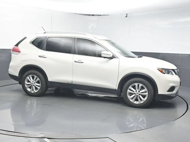 Used 2015 Nissan Rogue SV w/ SV Premium Package FWD image 4