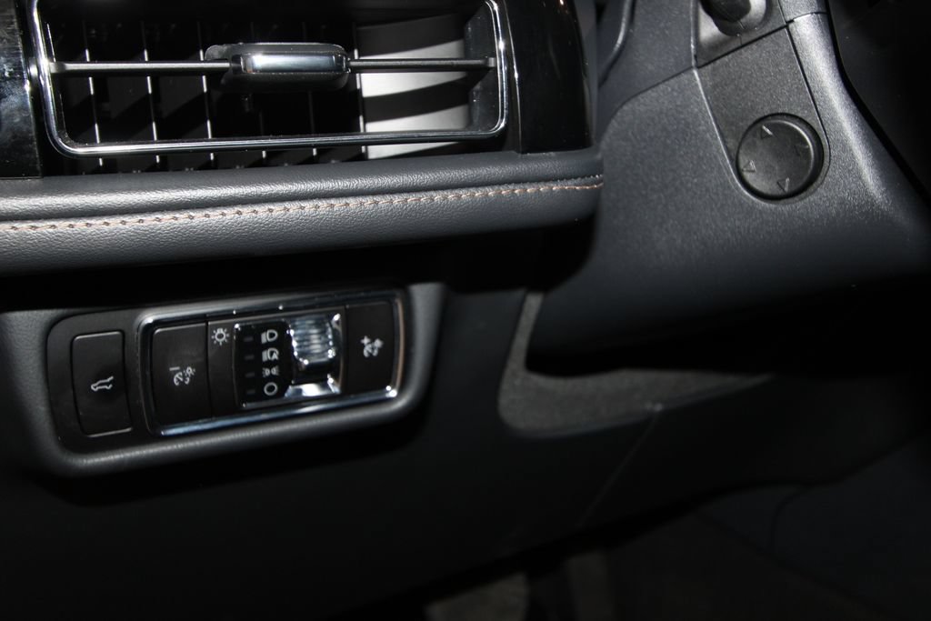 Used 2026 Lincoln Aviator Reserve AWD/4WD image 10