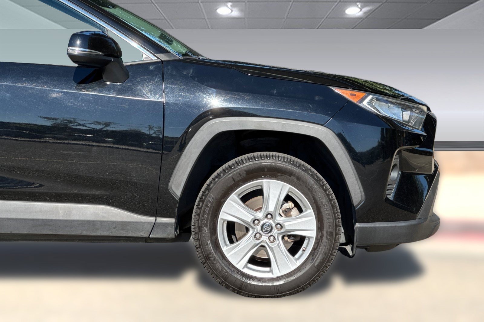 Used 2019 Toyota RAV4 XLE w/ All Weather Liner Package AWD/4WD image 35