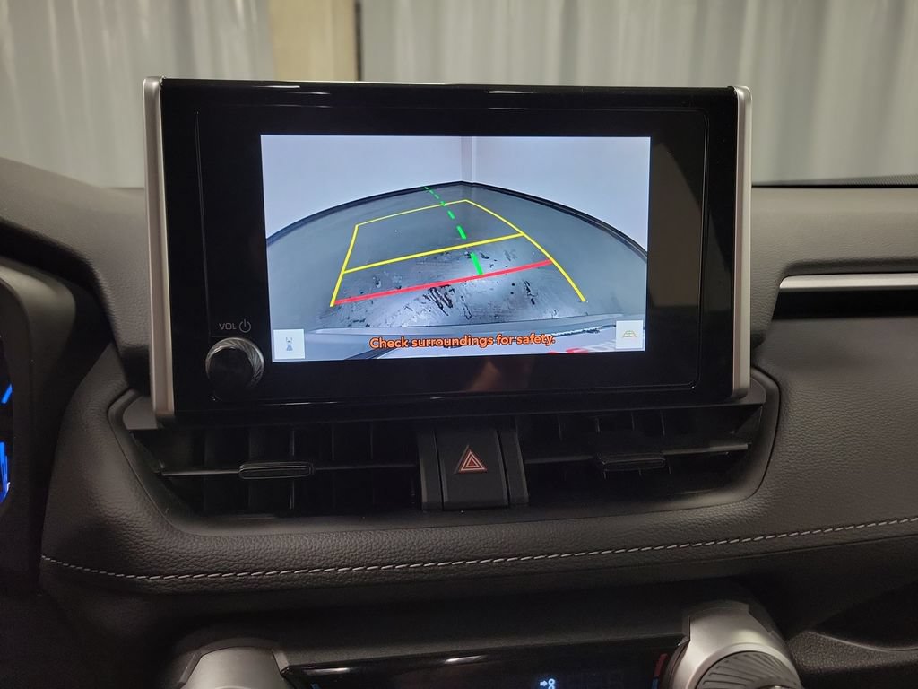 Used 2025 Toyota RAV4 LE AWD/4WD image 17