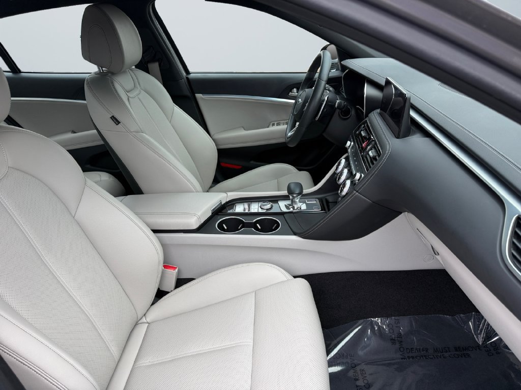 Used 2023 Genesis G70 2.0T AWD/4WD image 15