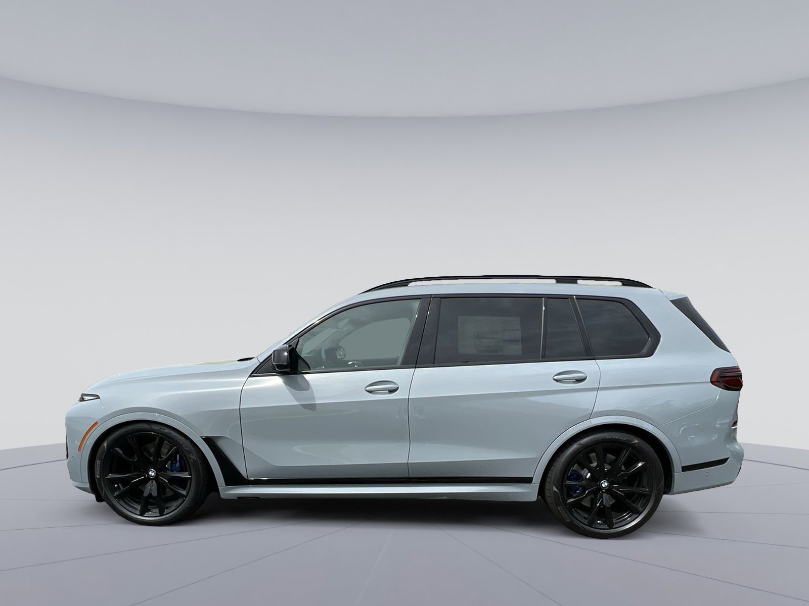 New 2026 BMW X7 M60i image 2