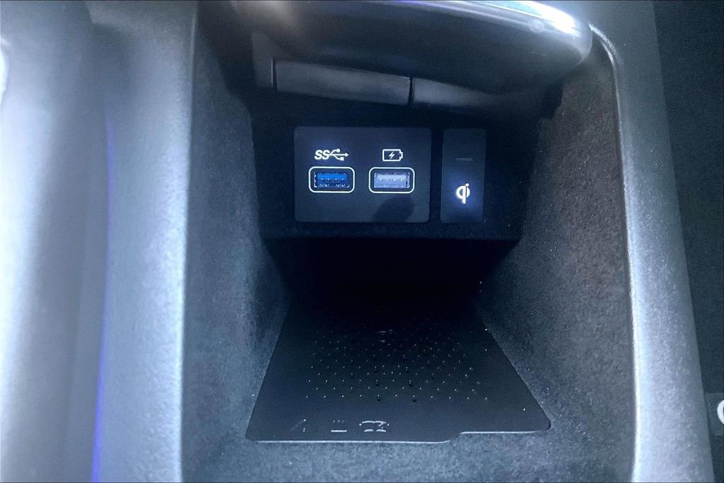 Used 2025 Genesis GV70 3.5T Sport image 32