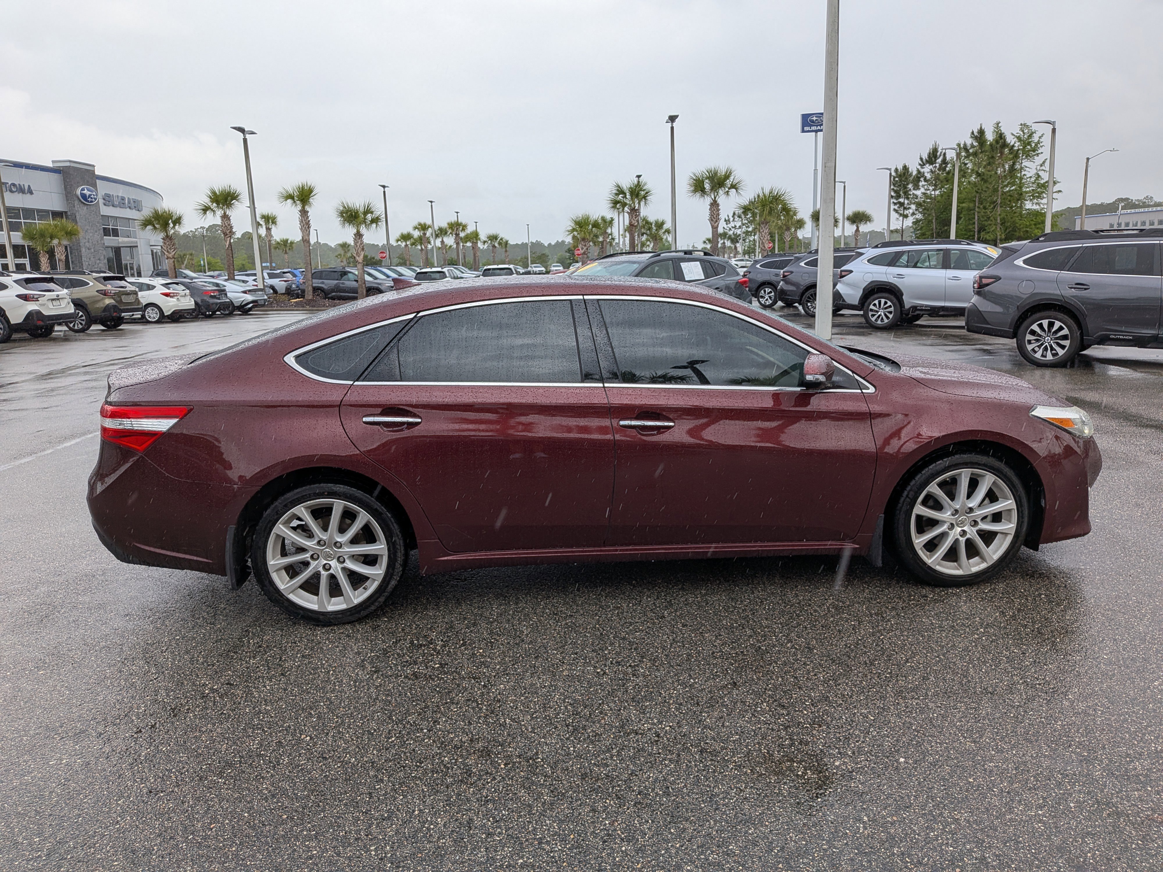 Used 2014 Toyota Avalon Limited FWD image 3