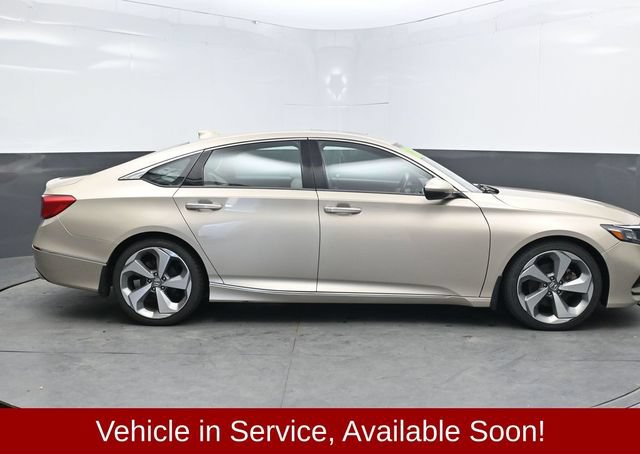 Used 2018 Honda Accord Touring image 9