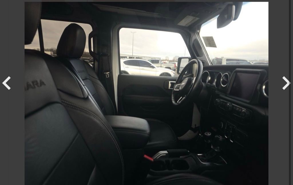 Used 2023 Jeep Wrangler Unlimited Sahara w/ Cold Weather Group AWD/4WD image 9