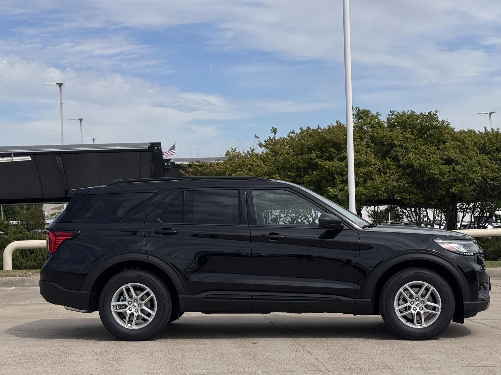 New 2026 Ford Explorer Active image 3