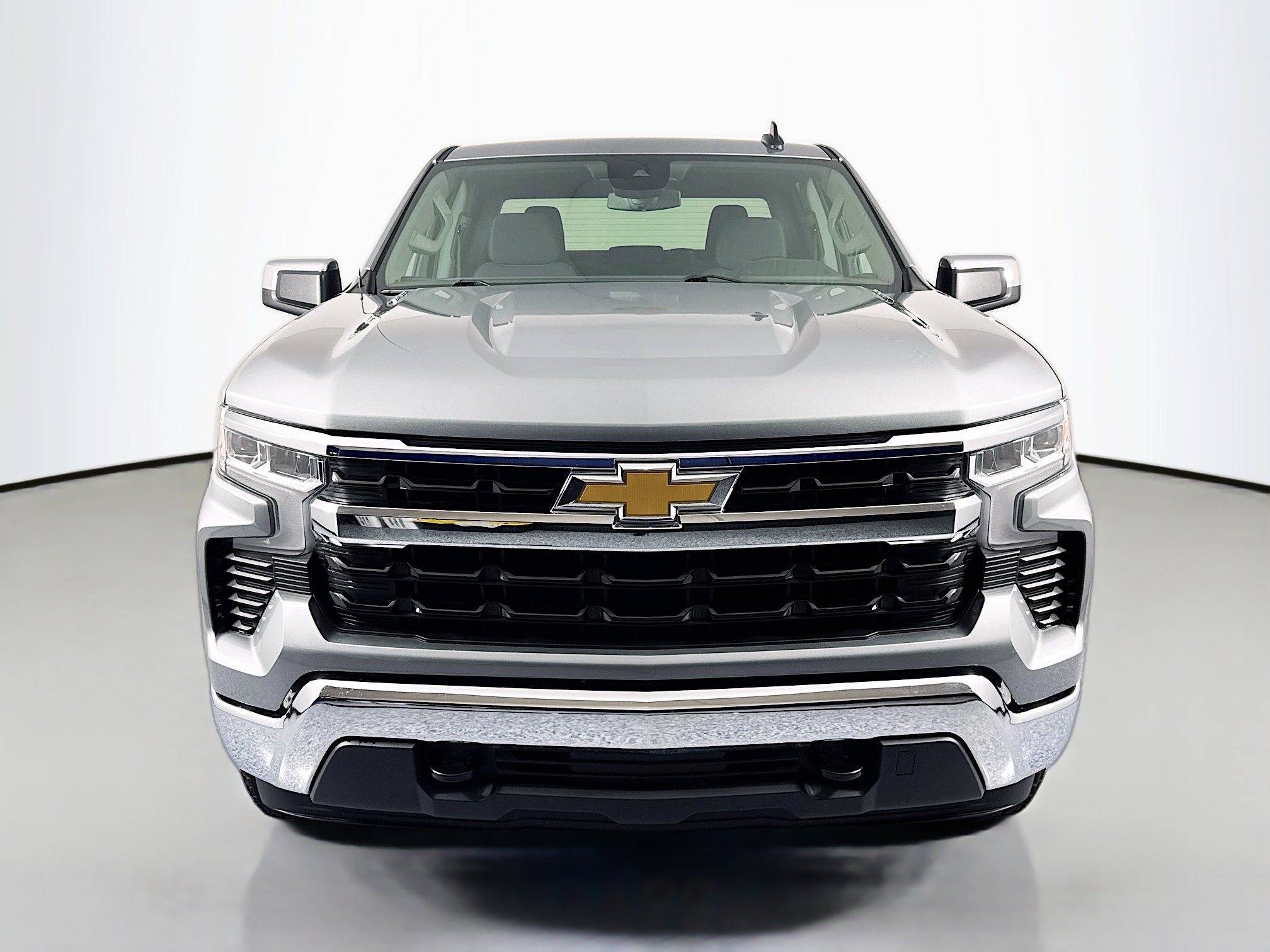 Used 2026 Chevrolet Silverado 1500 LT AWD/4WD image 2